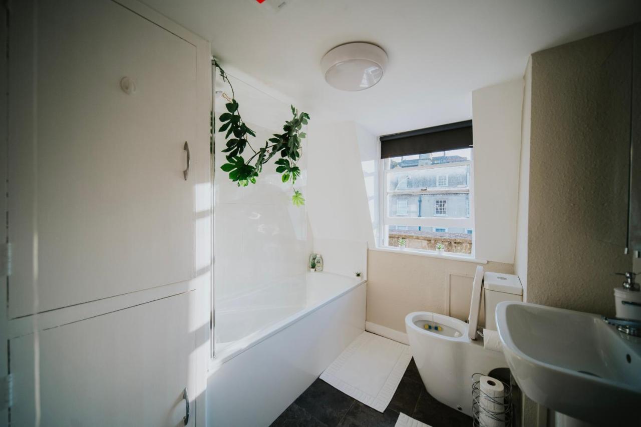 Ferienwohnung Roman Penthouse- City Skyline Views, 4K Tvs, 5G Wifi And More! Bath Exterior foto